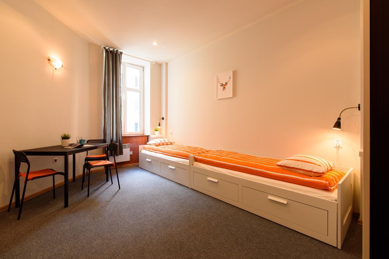 Constitution Square Rooms وارسو المظهر الخارجي الصورة